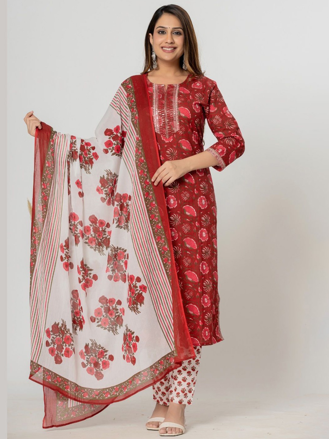 

VEDANA Floral Printed Regular Sequinned Pure Cotton Kurta With Trousers & Dupatta, Red