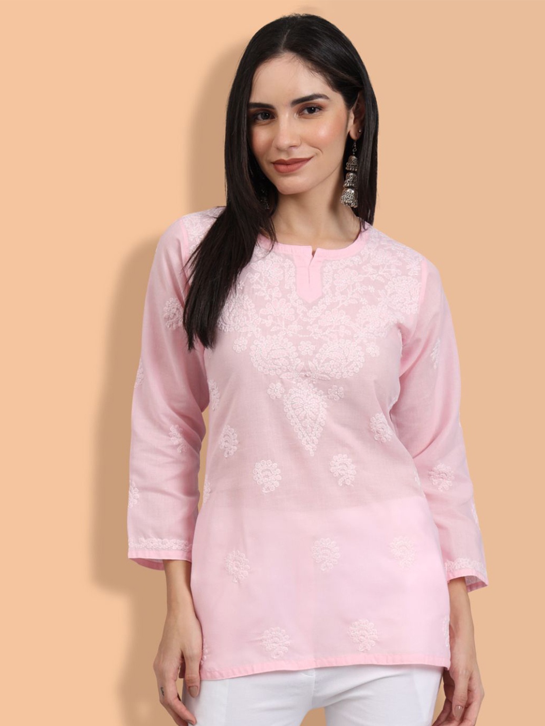 

PARAMOUNT CHIKAN Women Embroidered Lucknowi Chikankari Cotton Kurti, Pink
