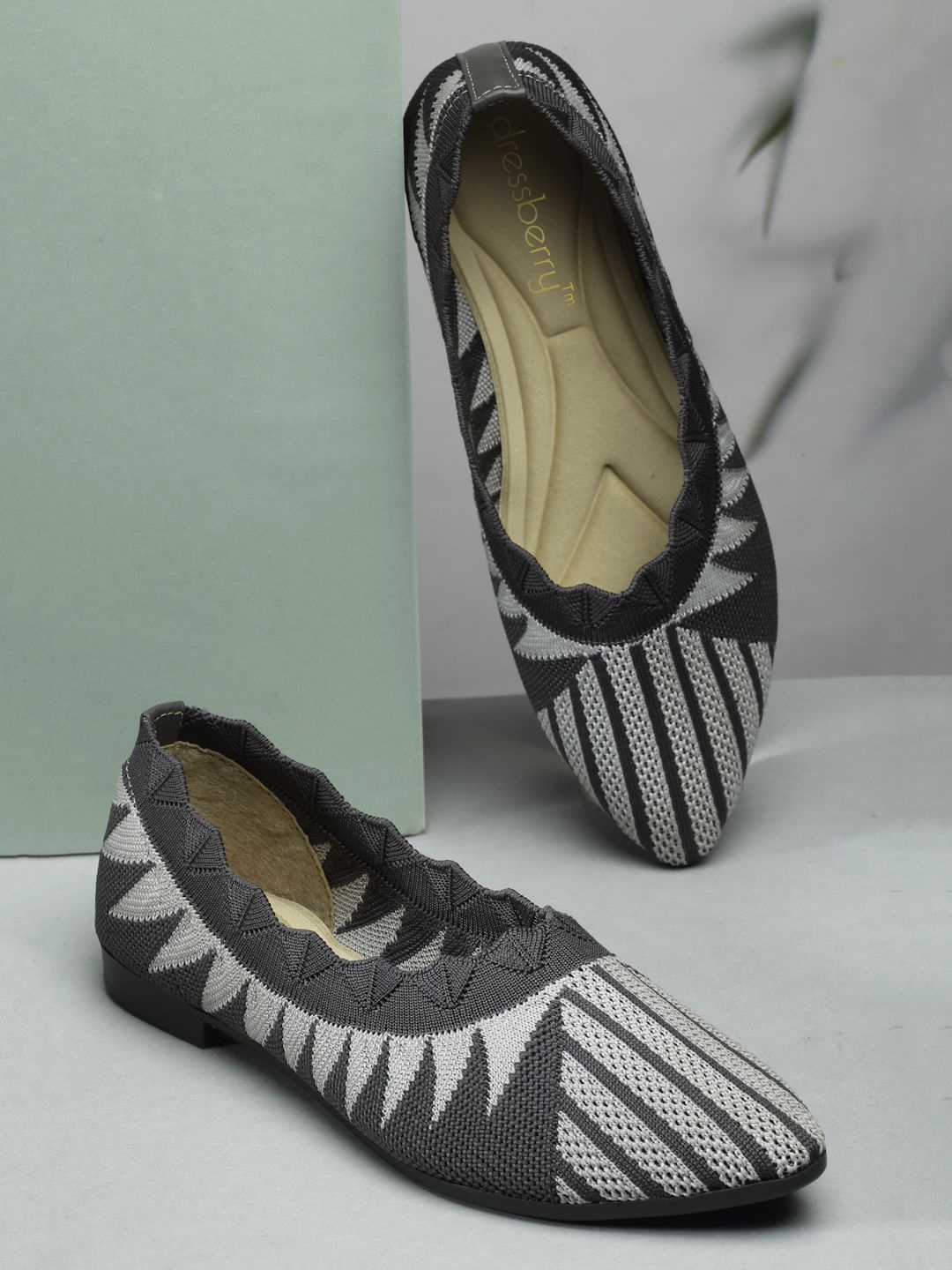 

DressBerry Women Striped Pointed Toe Ballerinas, Grey