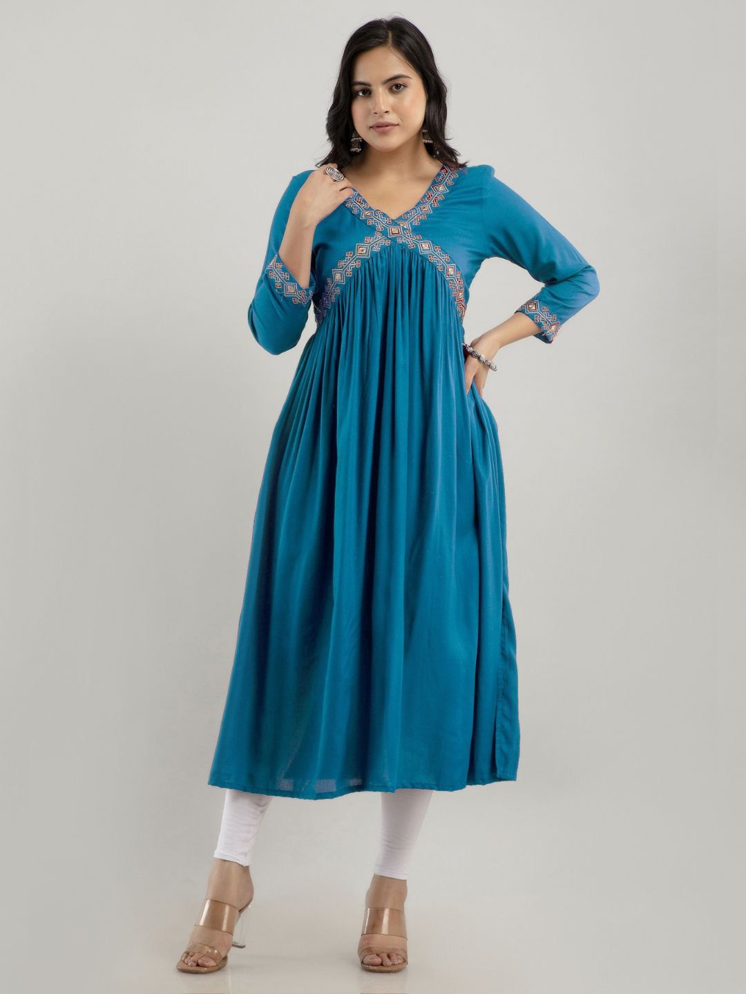 

Jaipurite Yoke Design Thread Work Kurta, Teal