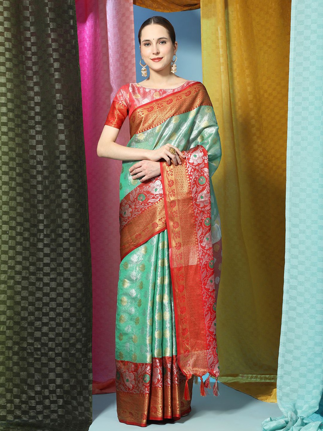 

NIWAA Ethnic Motifs Silk Blend Tussar Saree, Green