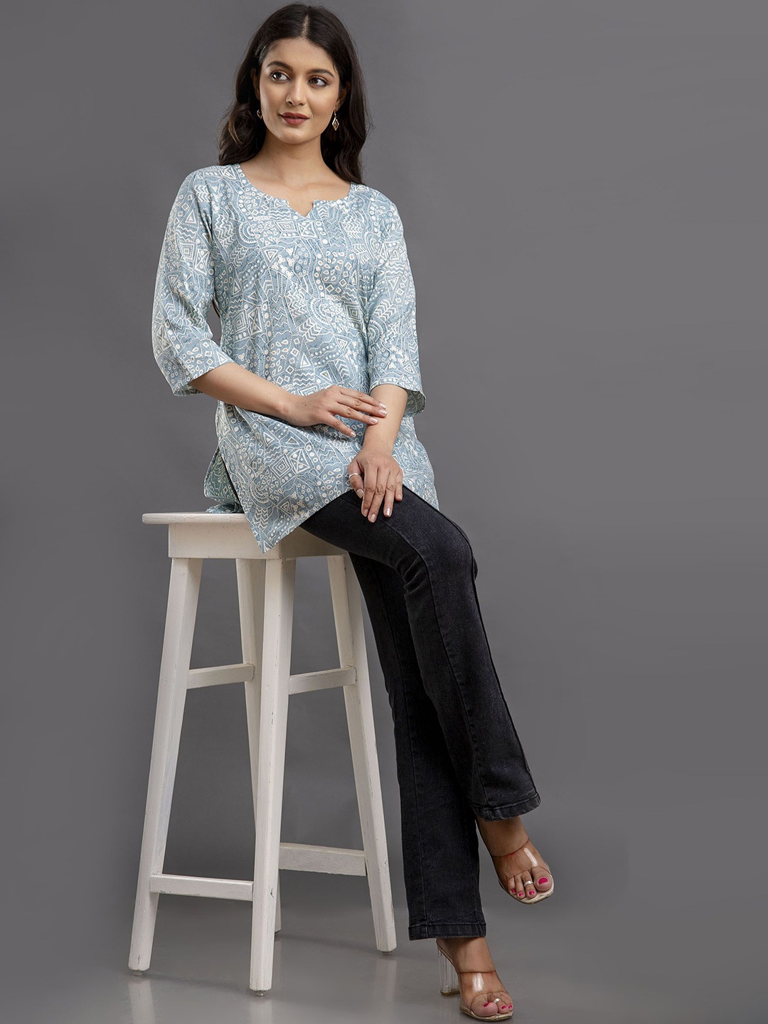 

JAYLEEN Geometric Printed Straight Kurti, Blue