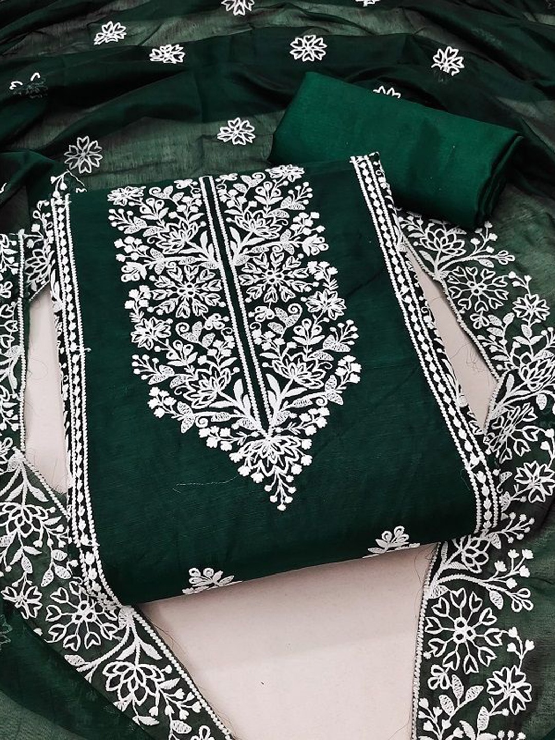

KRITVA FASHION Floral Embroidered Unstitched Dress Material, Green
