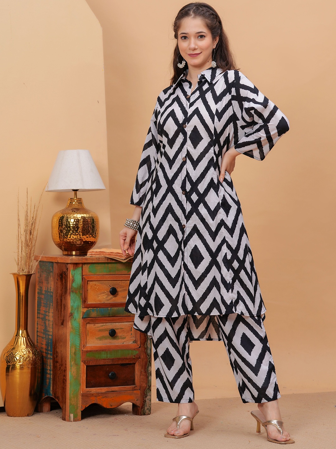 

DORIYA Printed Shirt Collar Tunic With Trouser, Black