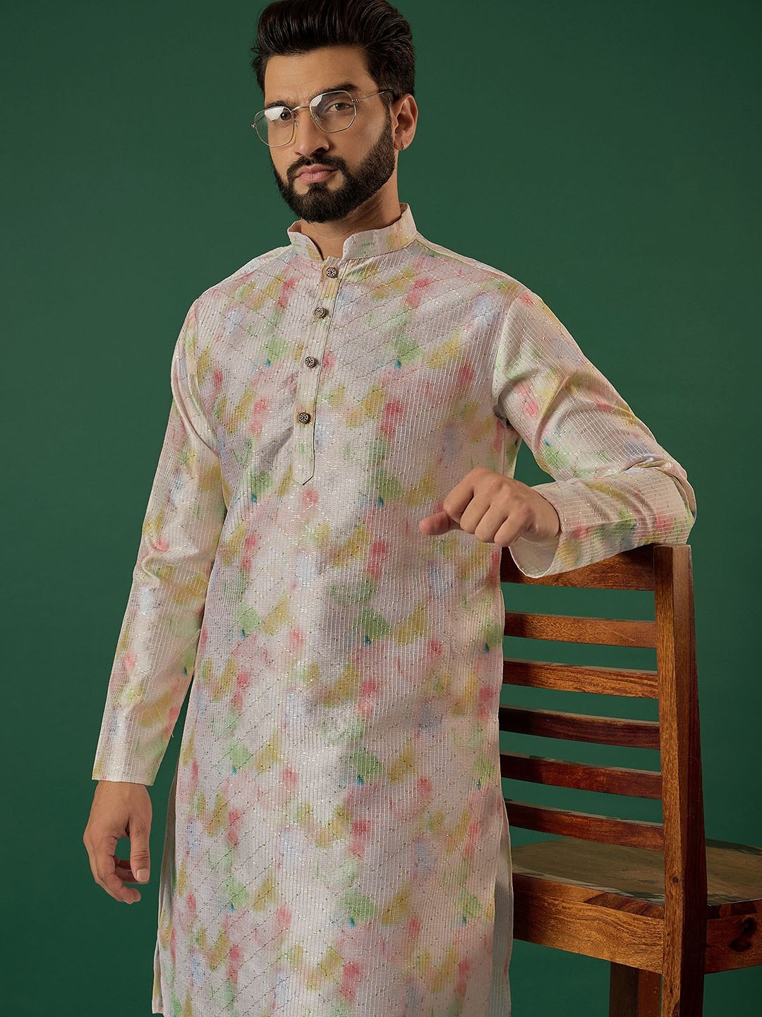 

Anouk Cream-Coloured Geometric Printed & Embroidered Sequinned Straight Kurta