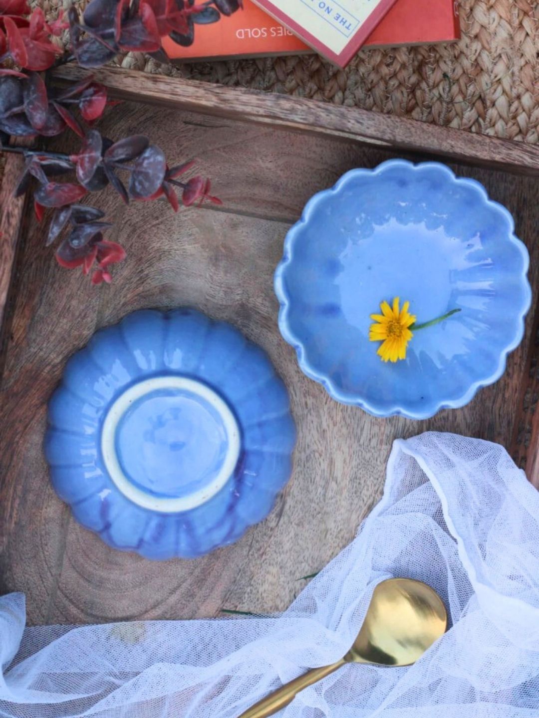 

WEAVING HOMES Blue 2 Pieces Textured Ceramic Serving Bowls