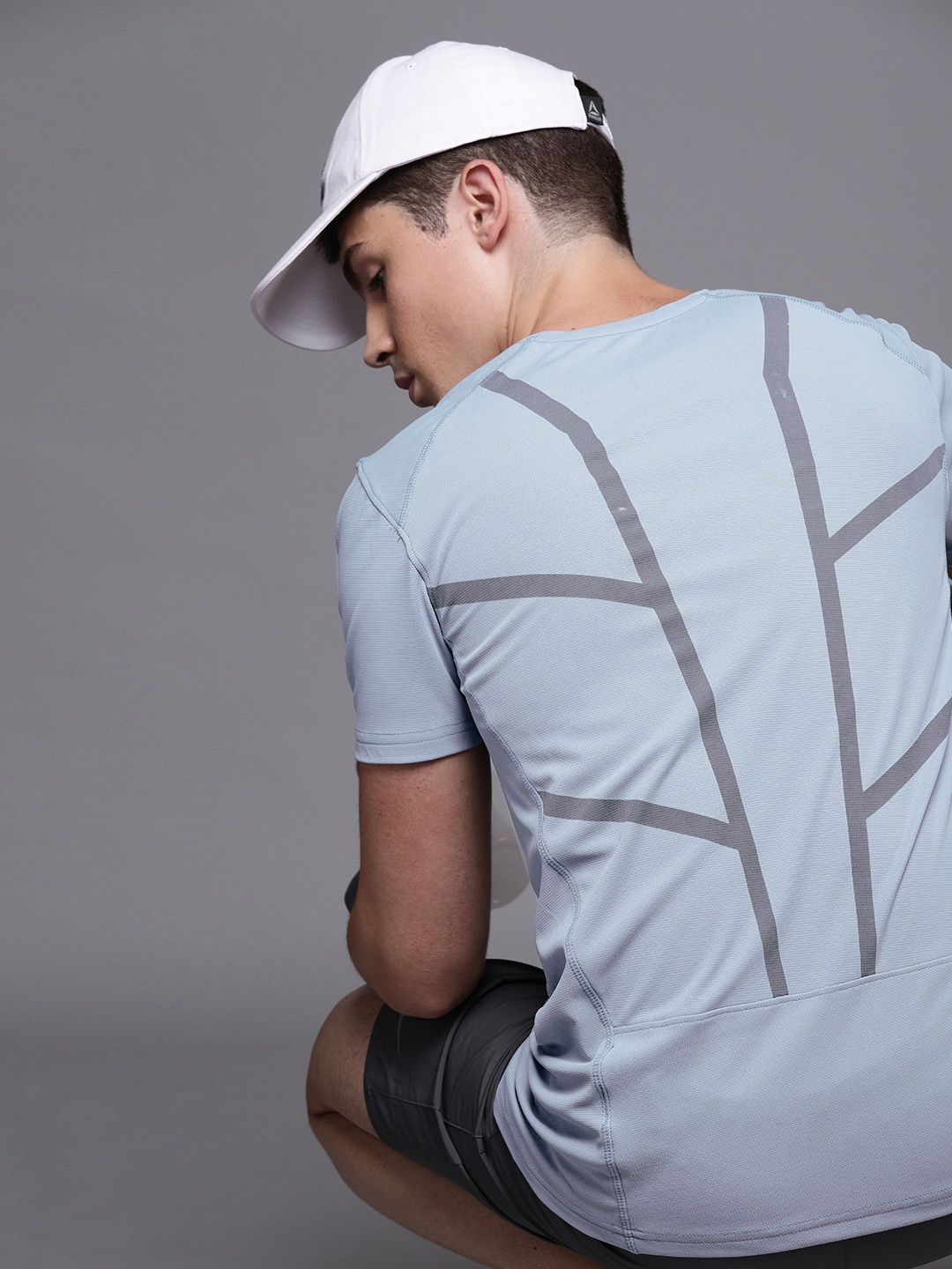 

WROGN ACTIVE Men Blue & Grey Back Printed Round Neck T-shirt