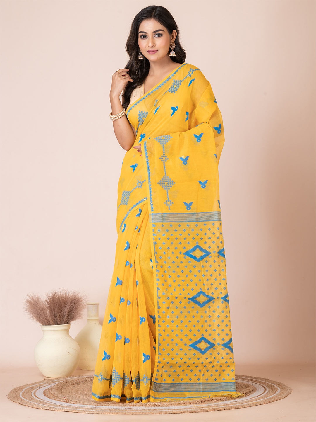 

Laa Calcutta Woven Design Pure Cotton Jamdani Saree, Yellow
