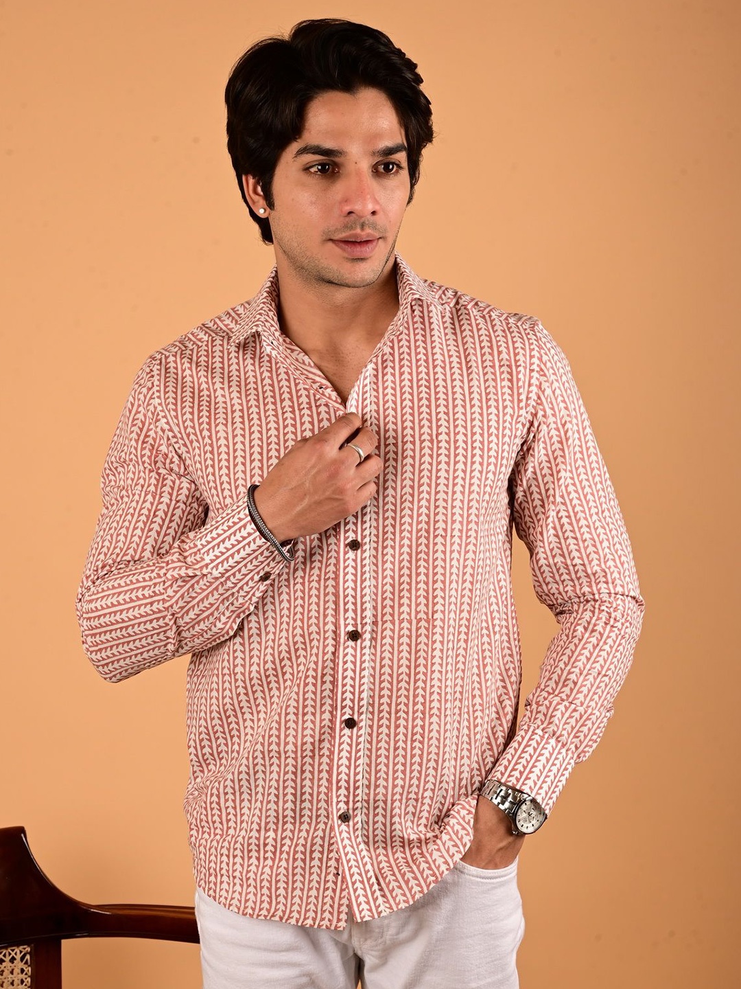 

Bootaa Men Classic Spread Collar Abstract Printed Cotton Casual Shirt, Red