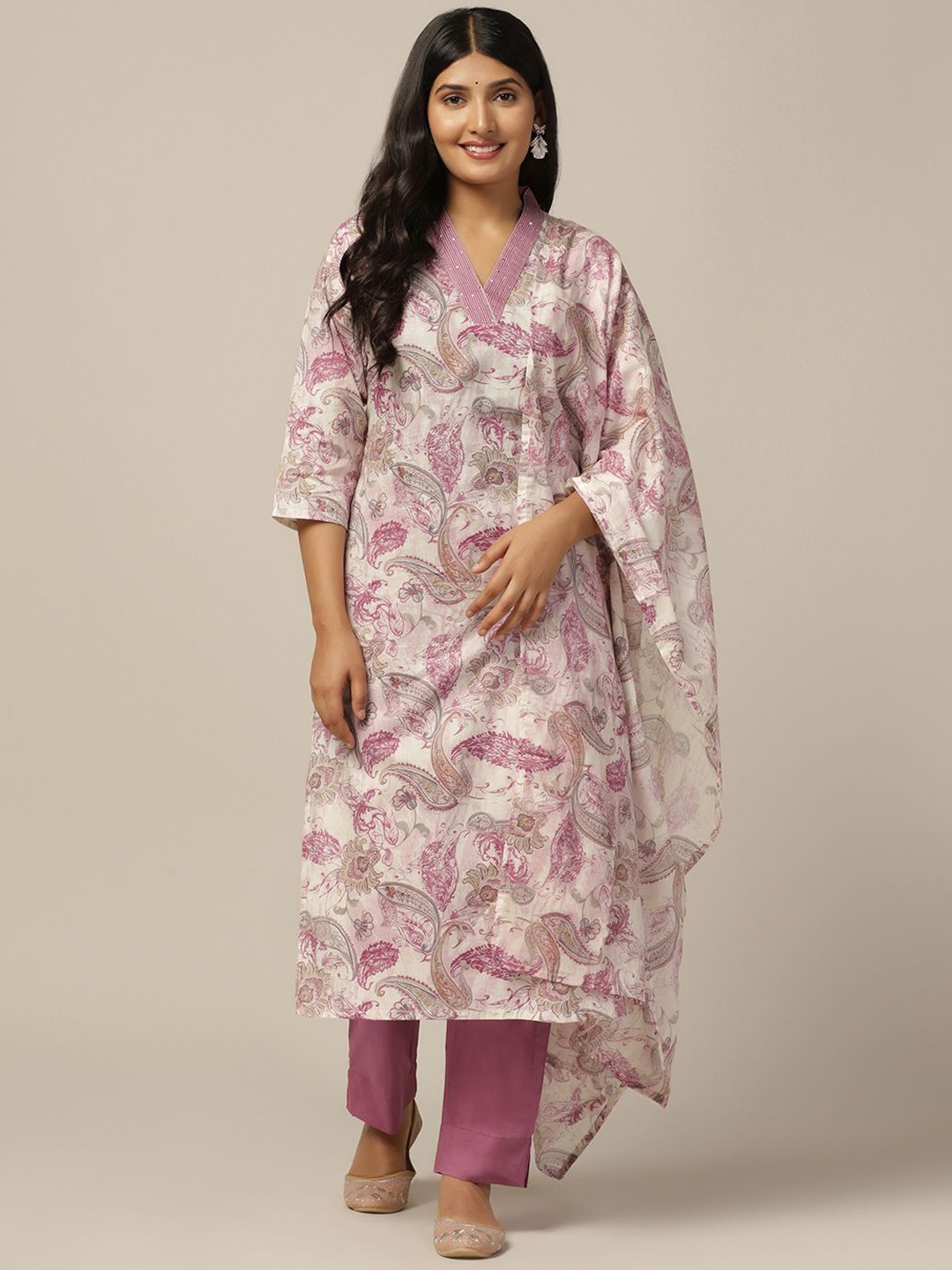 

BAESD Floral Printed Regular Thread Work Straight Kurta with Trousers & Dupatta, Mauve