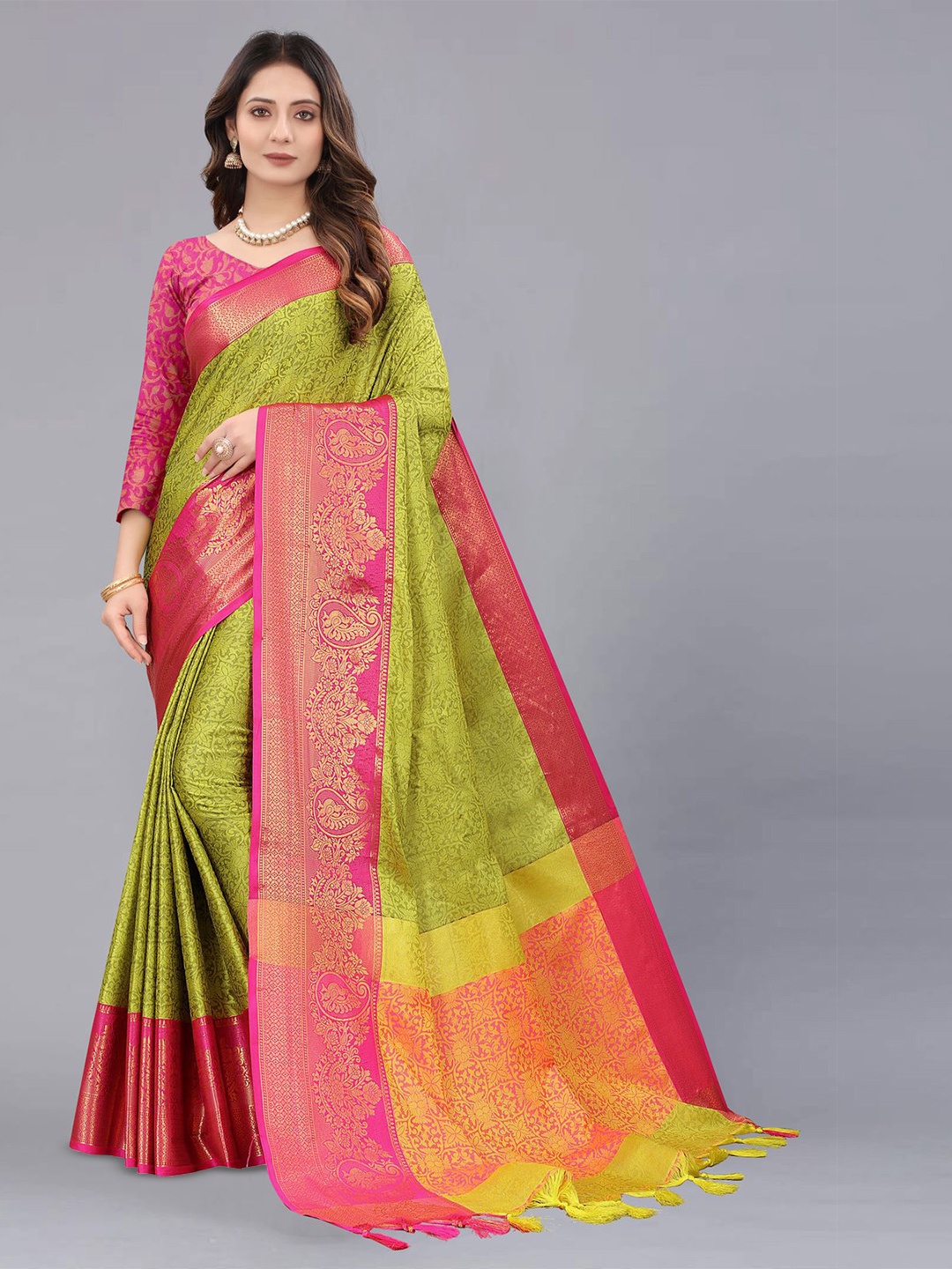 

NIWAA Woven Design Zari Maheshwari Saree, Green
