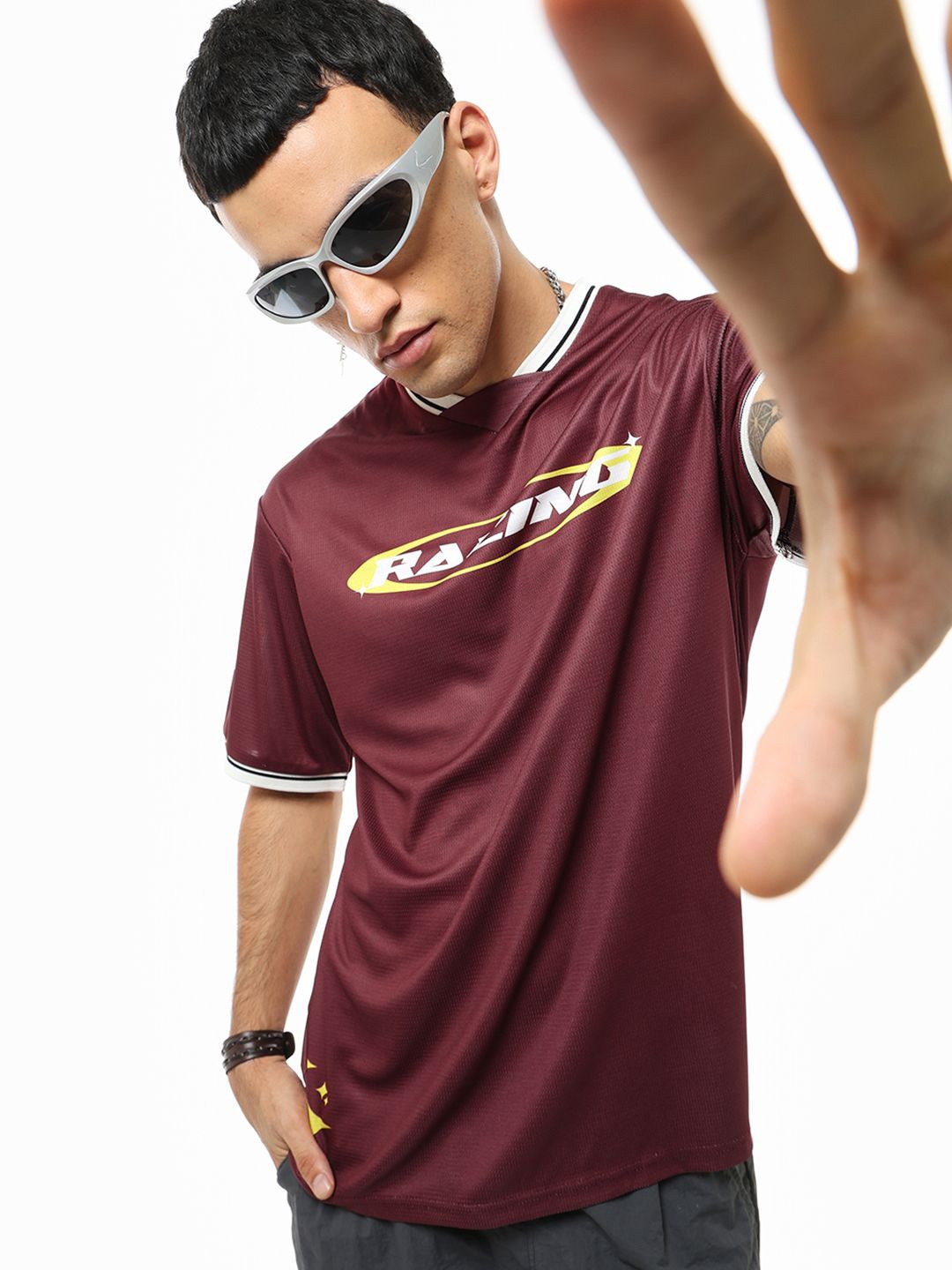 

Bewakoof Men Typography Printed V-Neck Oversized T-Shirt, Red
