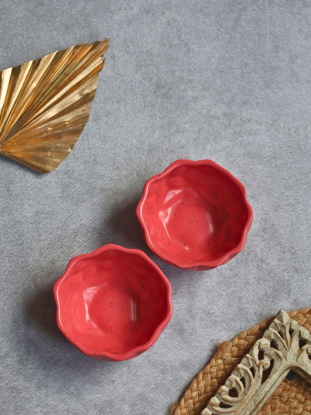 

WEAVING HOMES Red 2 Pieces Textured Ceramic Serving Bowl 200ml