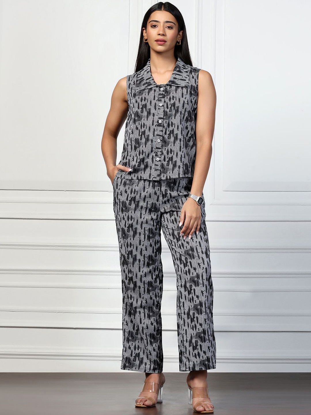 

FASHION DREAM Printed Sleeveless Top With Trouser, Black