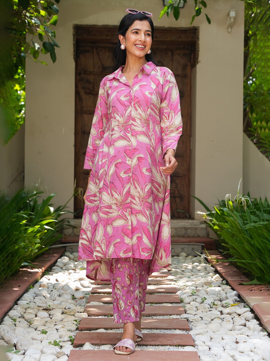 

Aramya Floral Printed Shirt Collar Pure Cotton A-Line Kurta, Pink