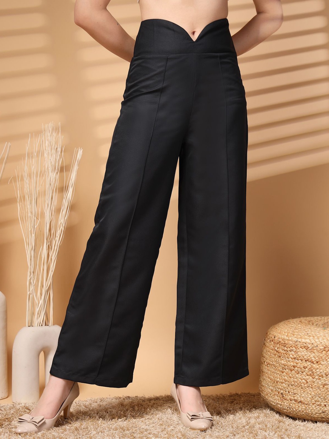 

plusS Women Loose Fit High-Rise Trousers, Black