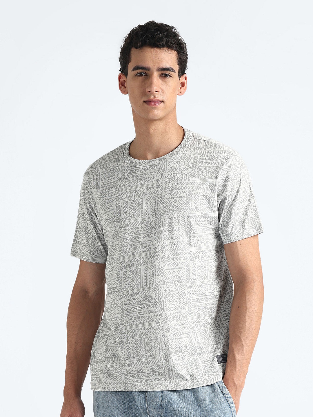 

Flying Machine Men Striped Pockets T-shirt, White
