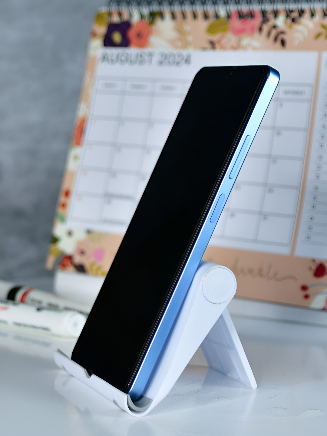 

SOWPEACE White Adjustable Phone Holder Mobile Accessories