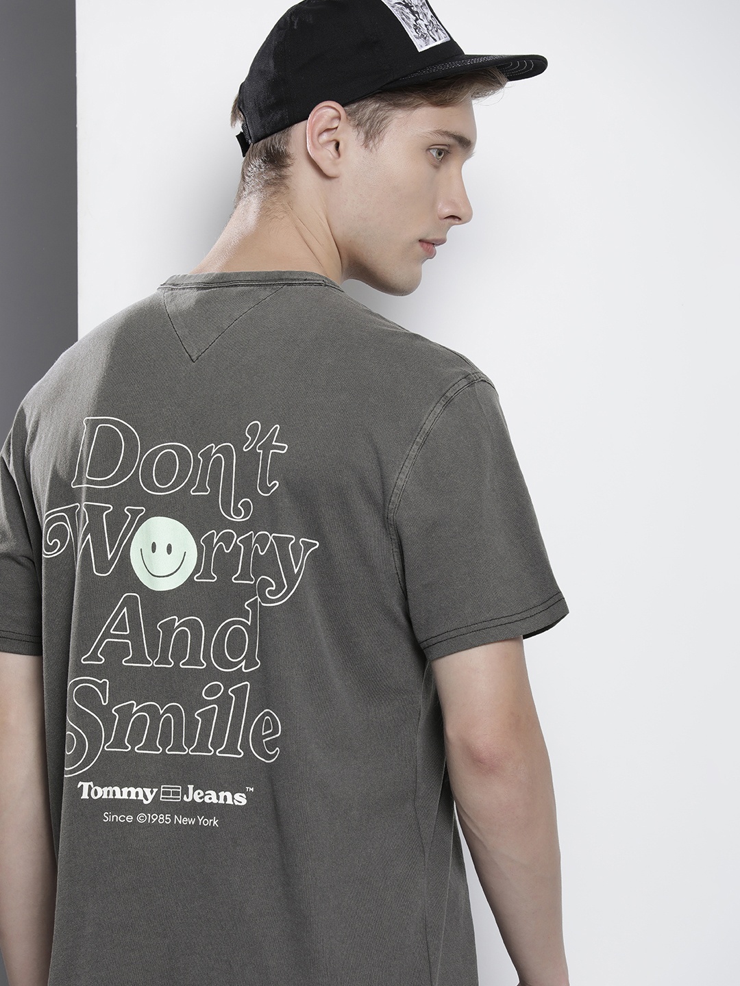 

Tommy Hilfiger Men Typography Printed Pure Cotton T-shirt, Charcoal