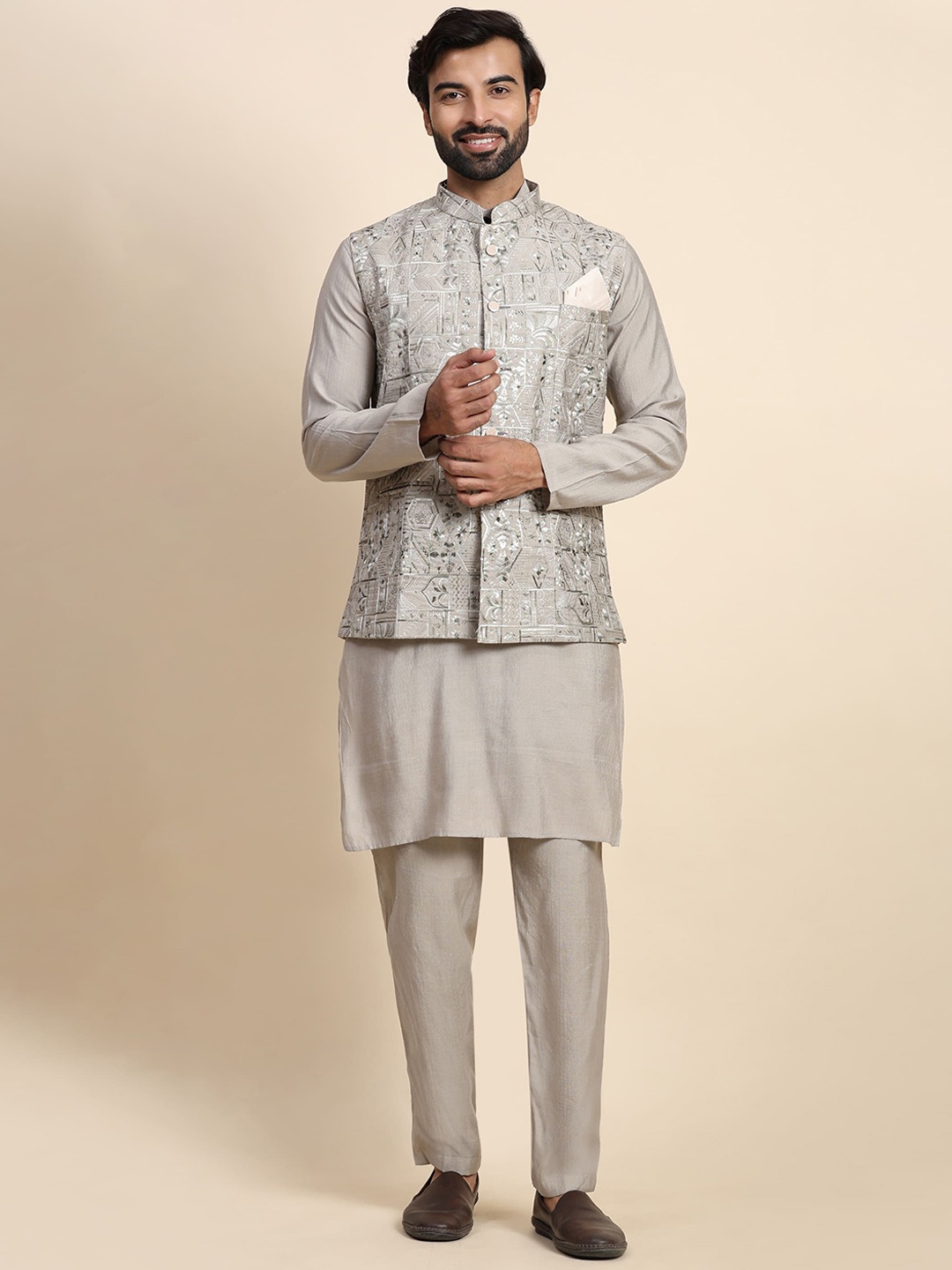 

Rawayi Mandarin Collar Straight Kurta With Pyjamas & Nehru Jacket, Grey