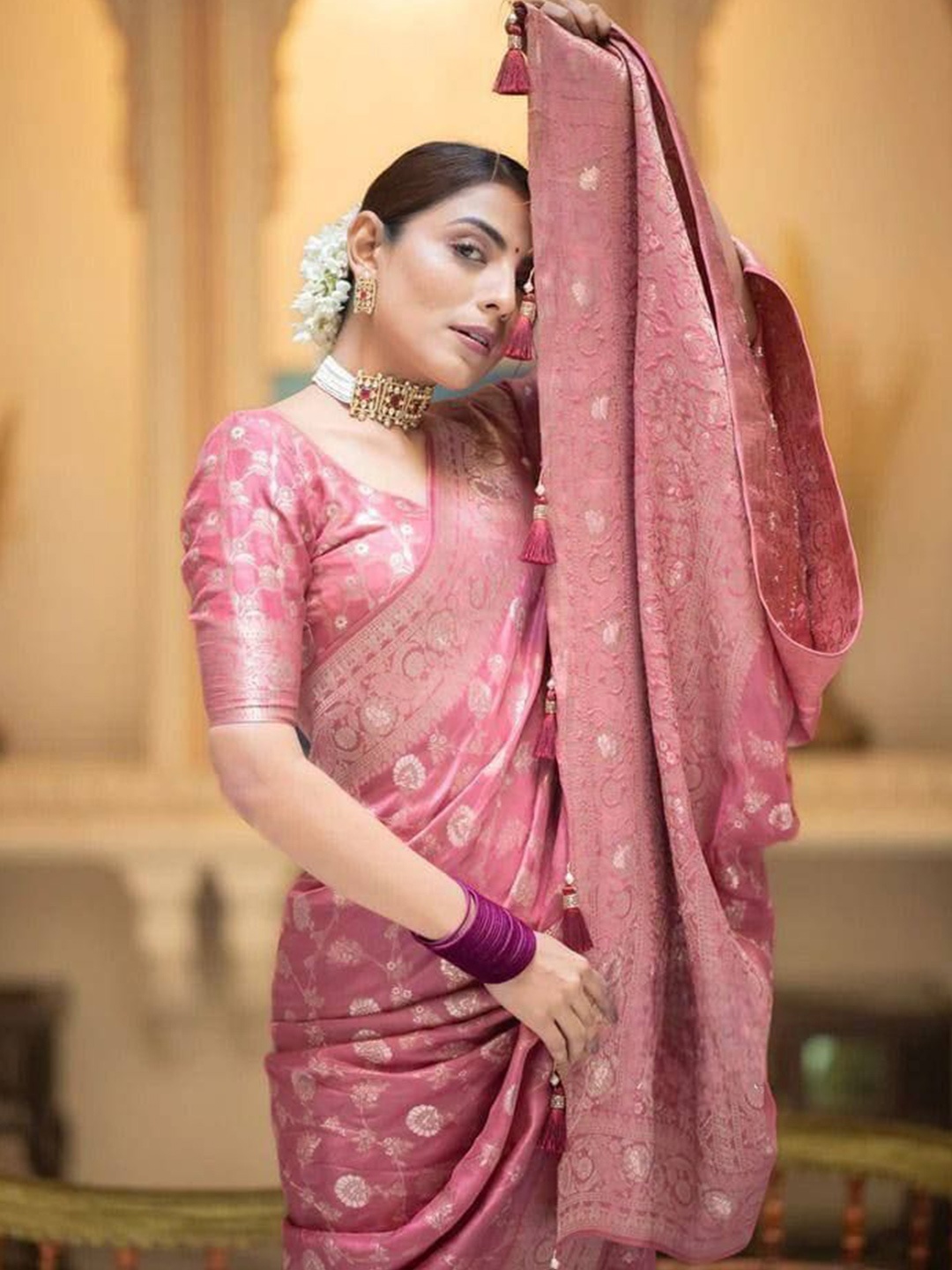 

Mitera Woven Design Zari Saree, Pink