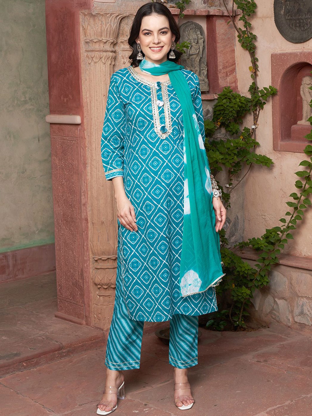 

BANDIA Bandhani Printed Round Neck Pure Cotton Straight Kurta with Trousers & Dupatta, Turquoise blue