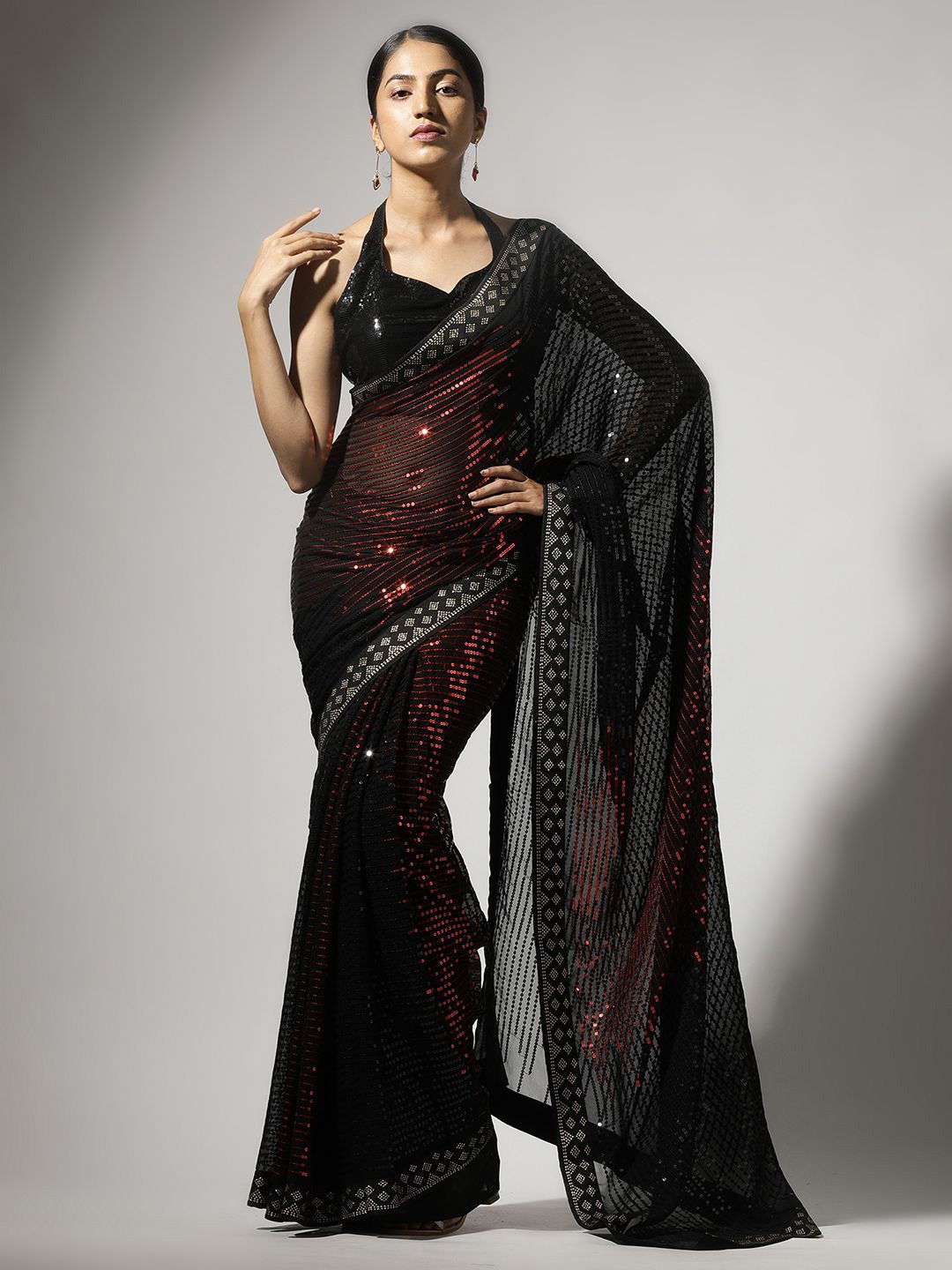 

Qahal Women Embellished Sequinned Pure Georgette Saree, Red