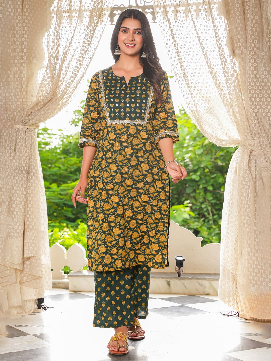 

Aramya Floral Printed Mirror Work Cotton Straight Kurta, Green