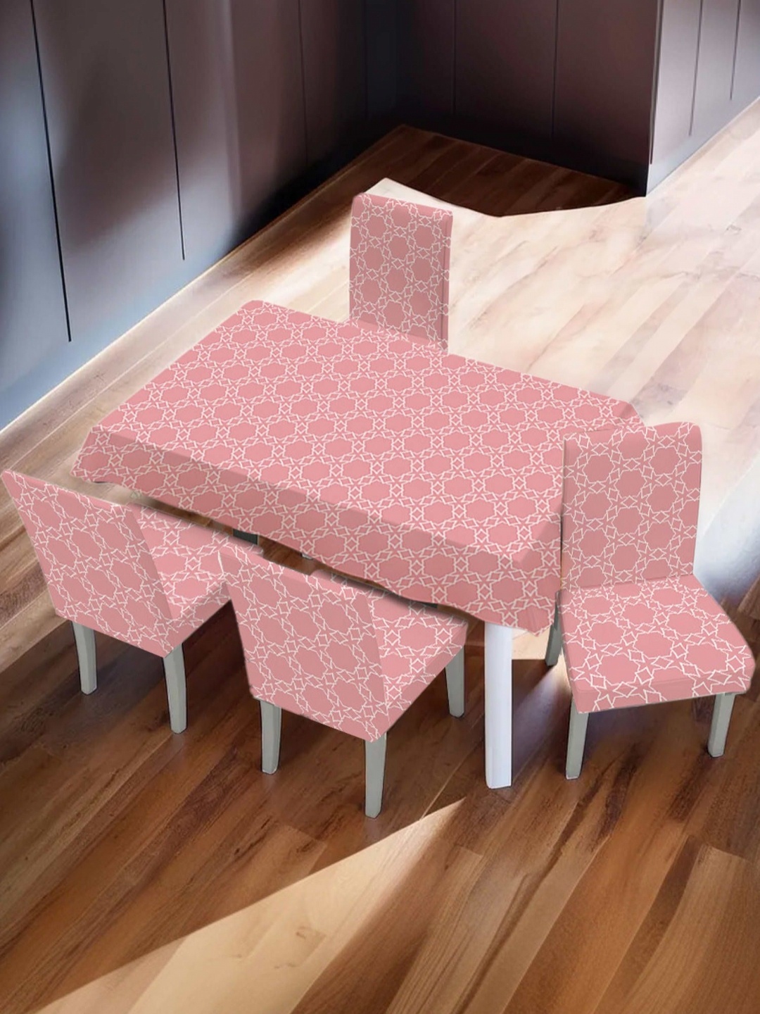 

UMAI Pink & White 5 Pieces Geometric Printed 4 Seater Chair Covers & Table Cover