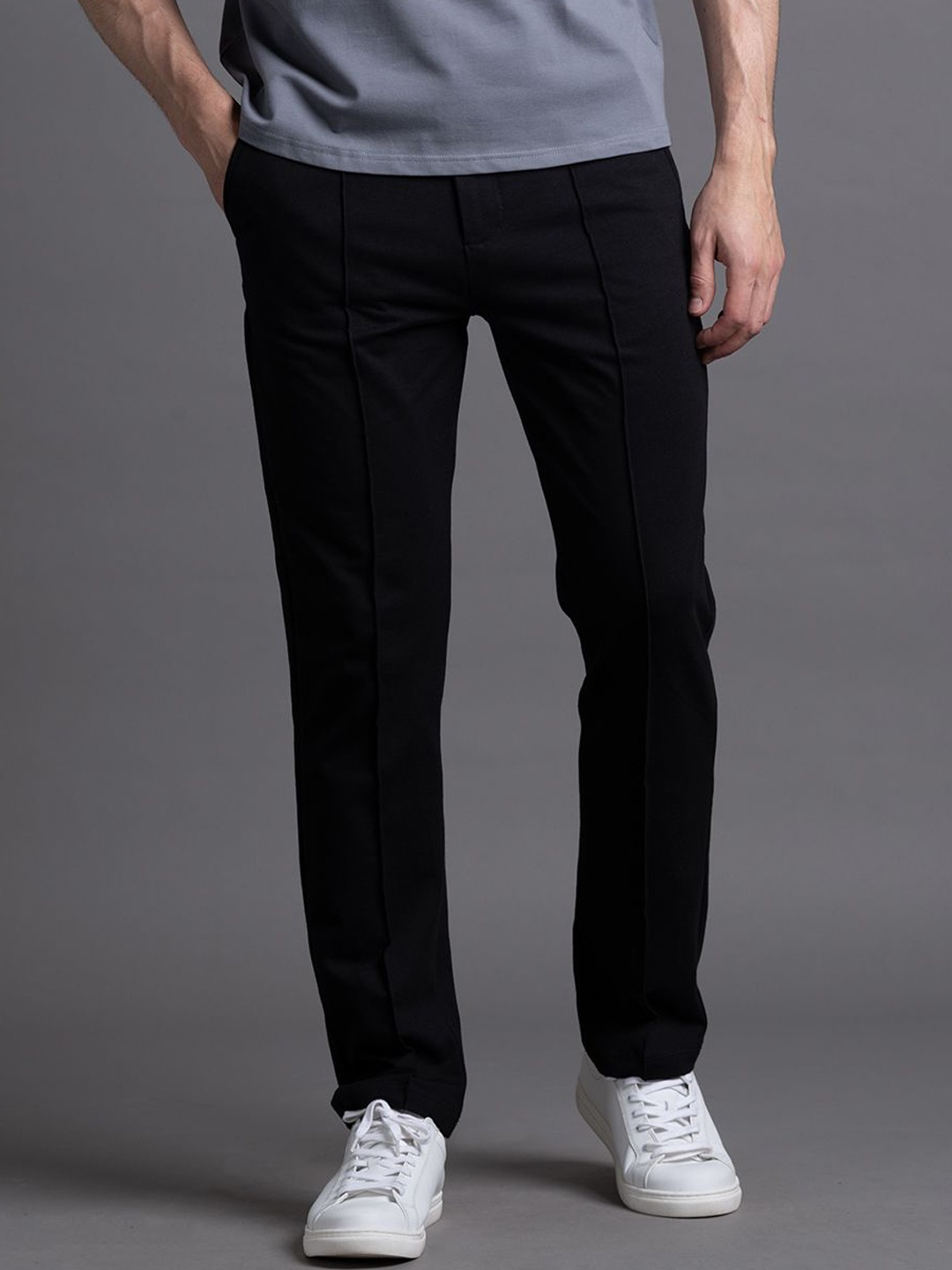 

ARISTOBRAT Men Trousers, Black