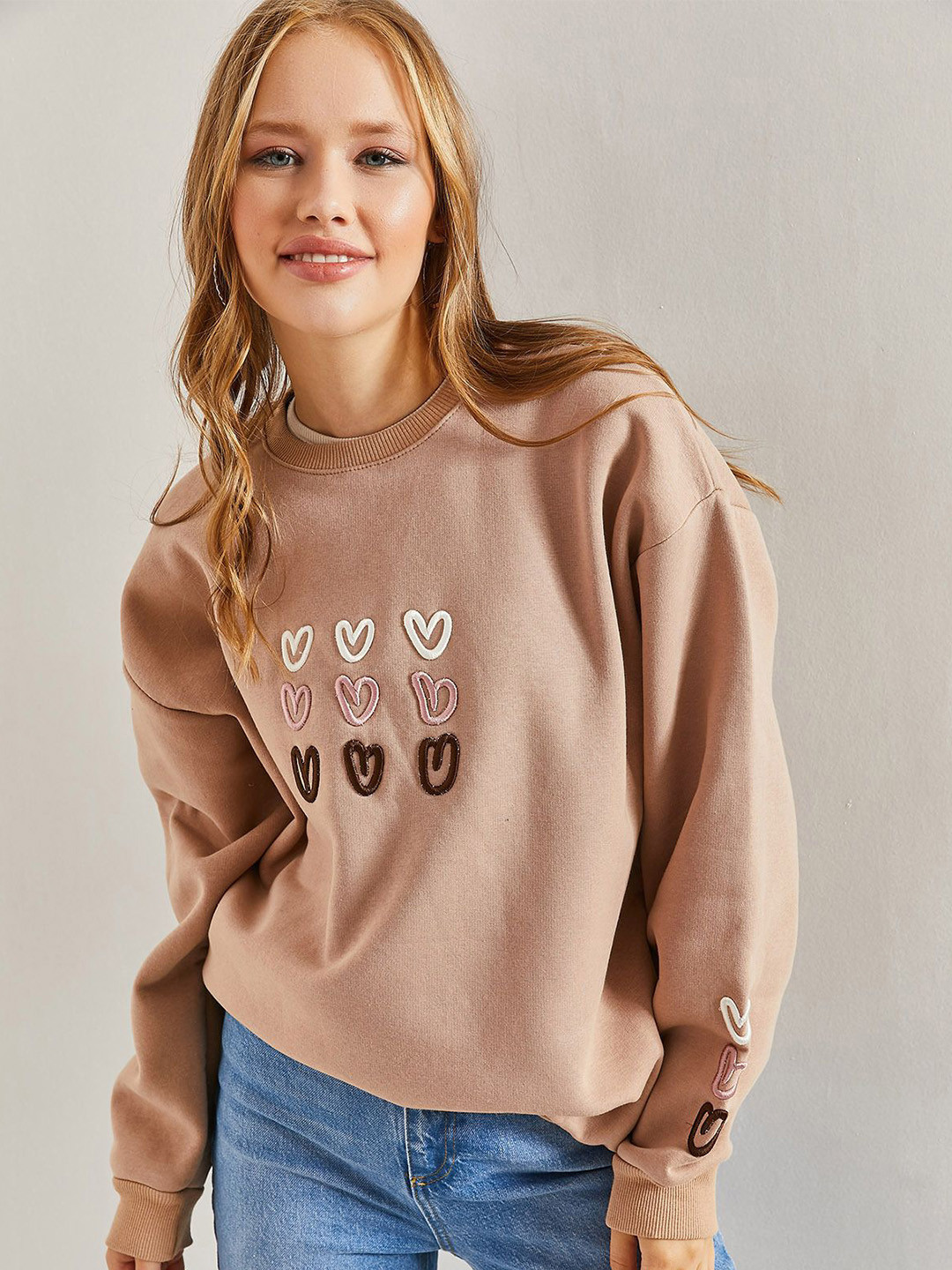 

BIANCO LUCCI Women Graphic Printed Sweatshirt, Brown