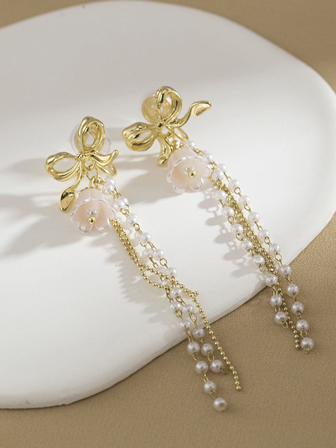 

FIMBUL Gold Plated Pearls Floral Drop Earrings
