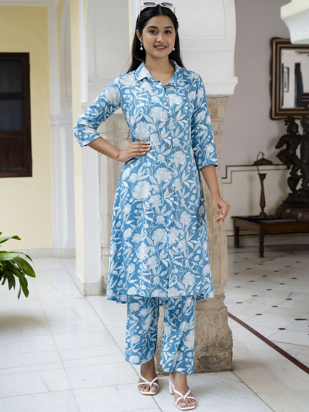 

HIVDO Floral Printed Shirt Collar Pure Cotton A-Line Kurta with Palazzo, Blue