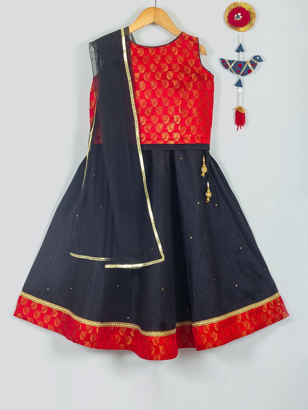 

Tangerine Closet Girls Zari Embellished Ready To Wear Lehenga & Blouse With Dupatta, Black