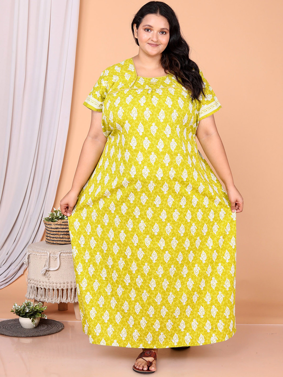 

JAIPZZ APPARELS Printed Plus size Maxi Nightdress, Green