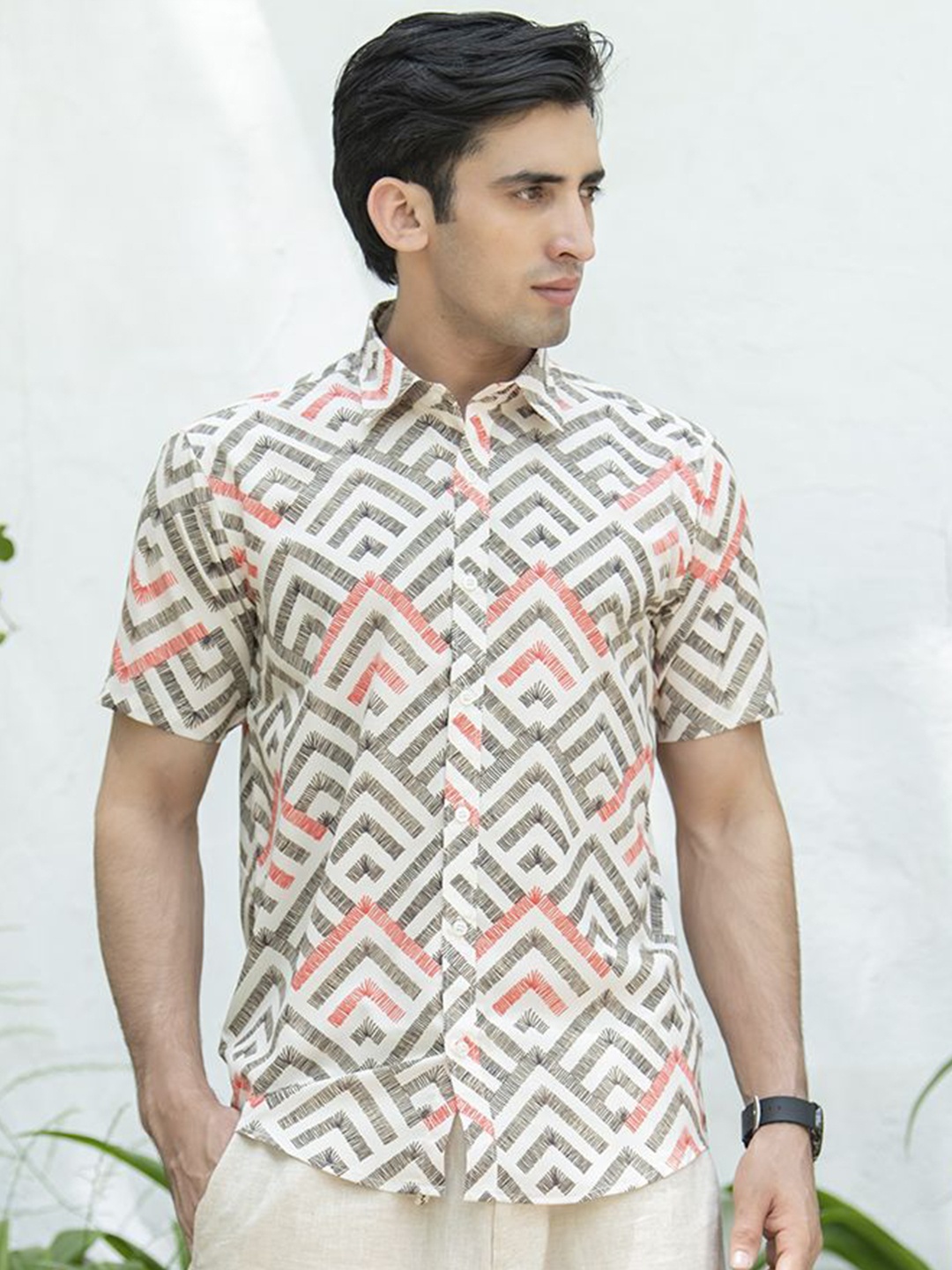 

Tistabene Men Standard Spread Collar Chevron Printed Cotton Casual Shirt, Black