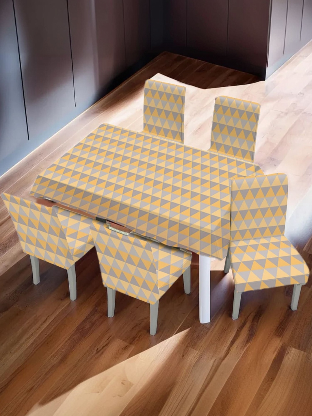 

UMAI Yellow & Grey 7 Pieces Geometric Printed 6-Seater Chair Covers & Table Covers