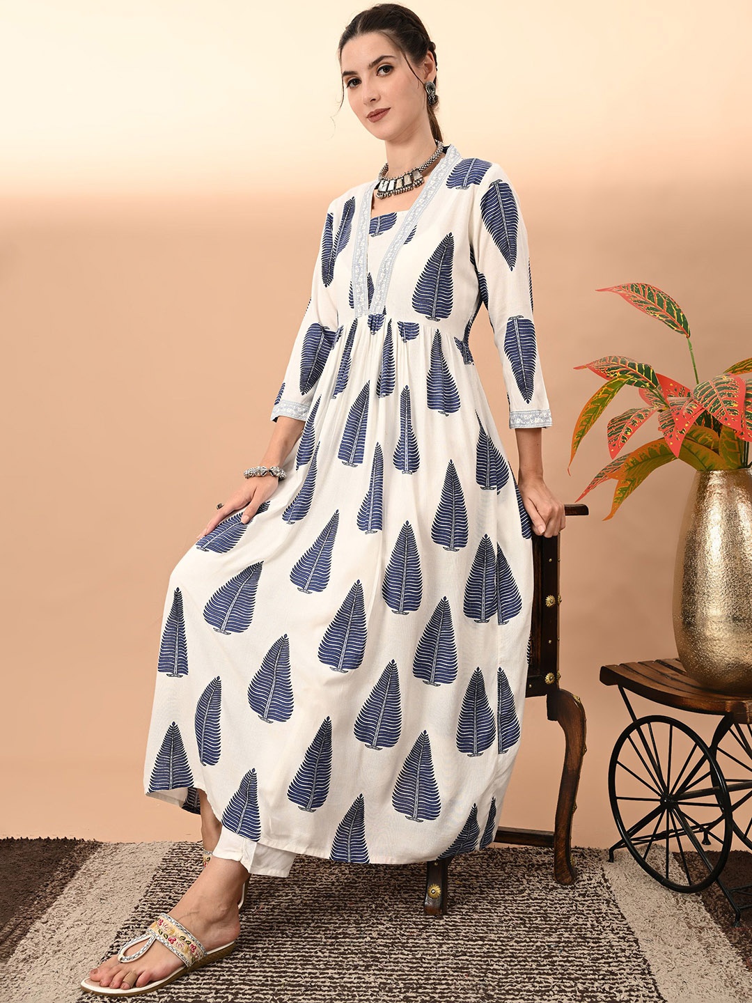 

JAYLEEN Paisley Printed Anarkali Kurta with Trousers, White