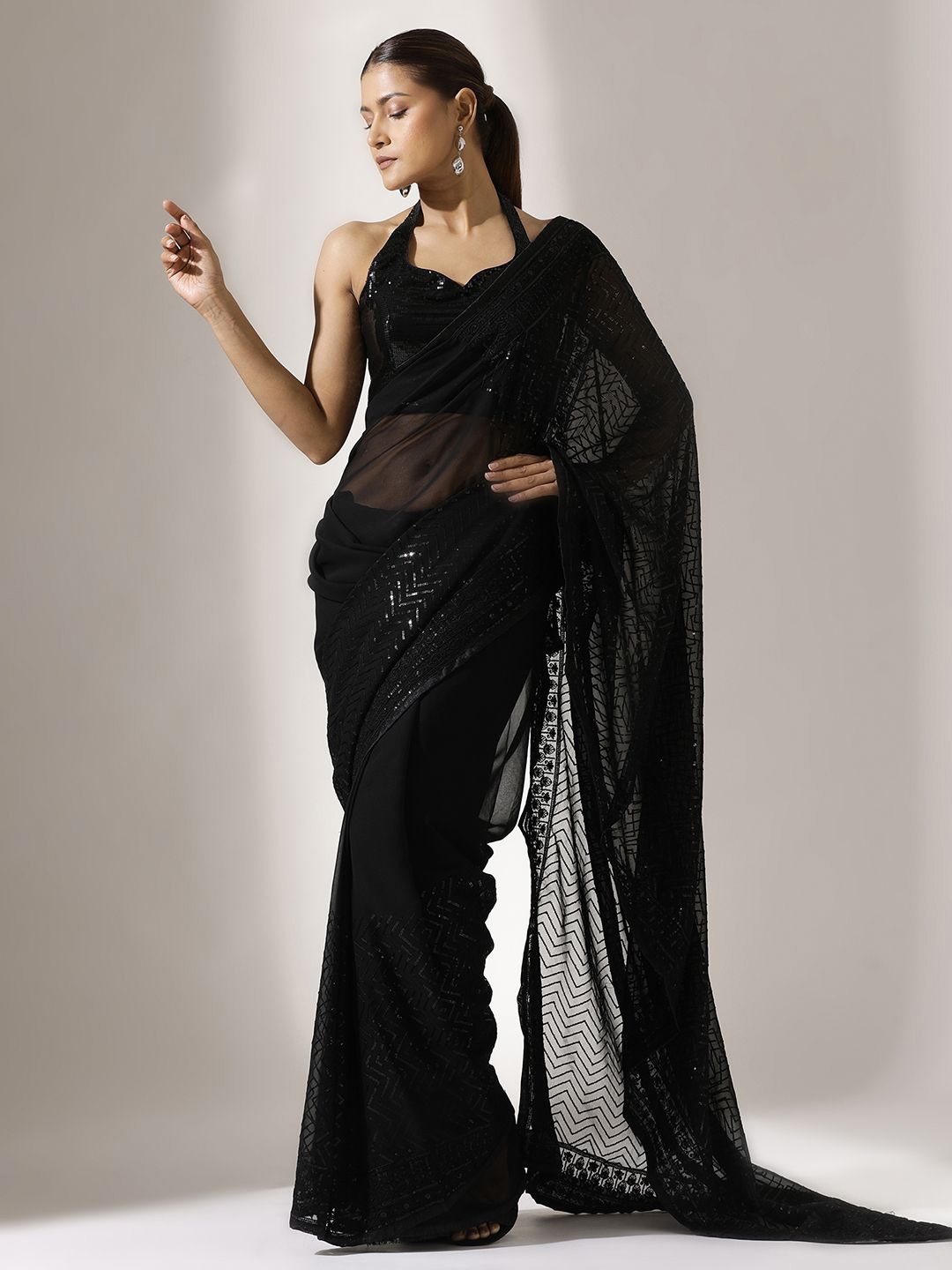 

Qahal Embellished Sequinned Pure Georgette Saree, Black