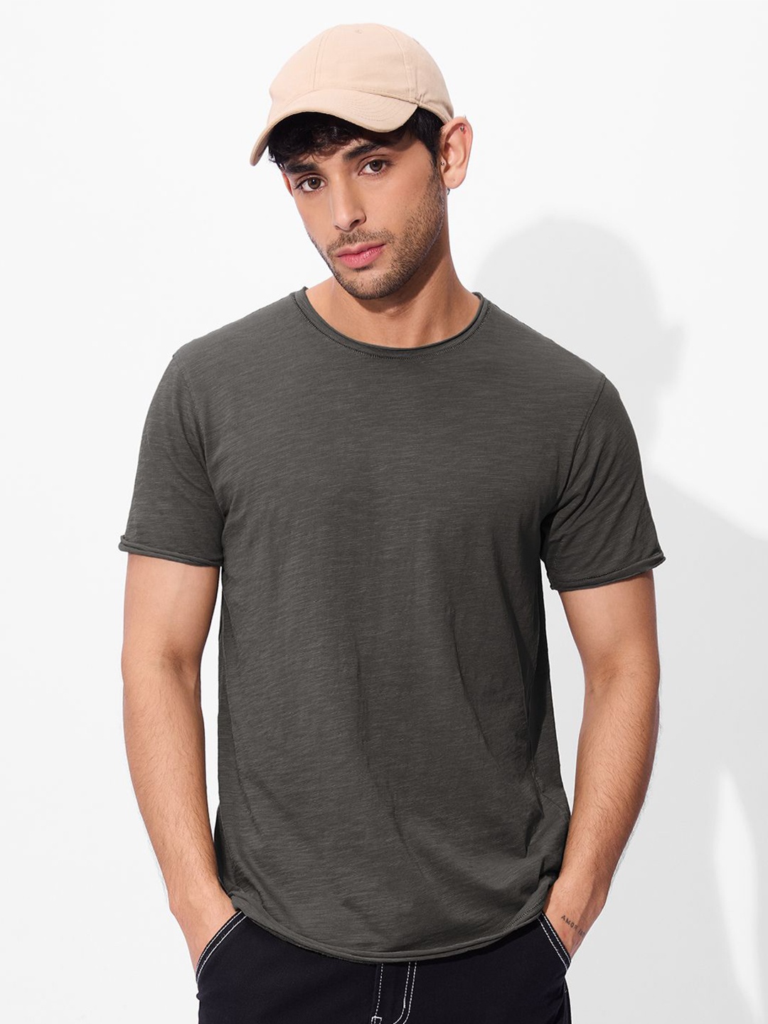 

The Souled Store Men Solid Round Neck Cotton T-Shirt, Grey