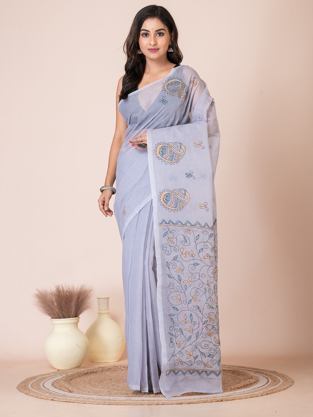 

Laa Calcutta Ethnic Motifs Embroidered Pure Cotton Saree, Grey