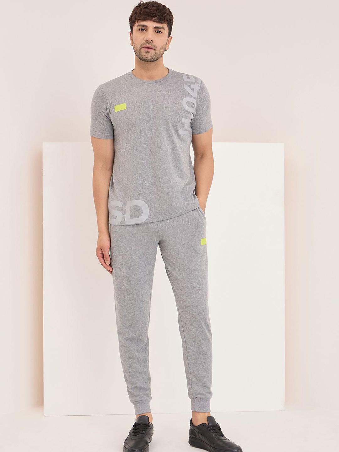 

Sweet Dreams Printed T-Shirt With Joggers Co ords, Grey