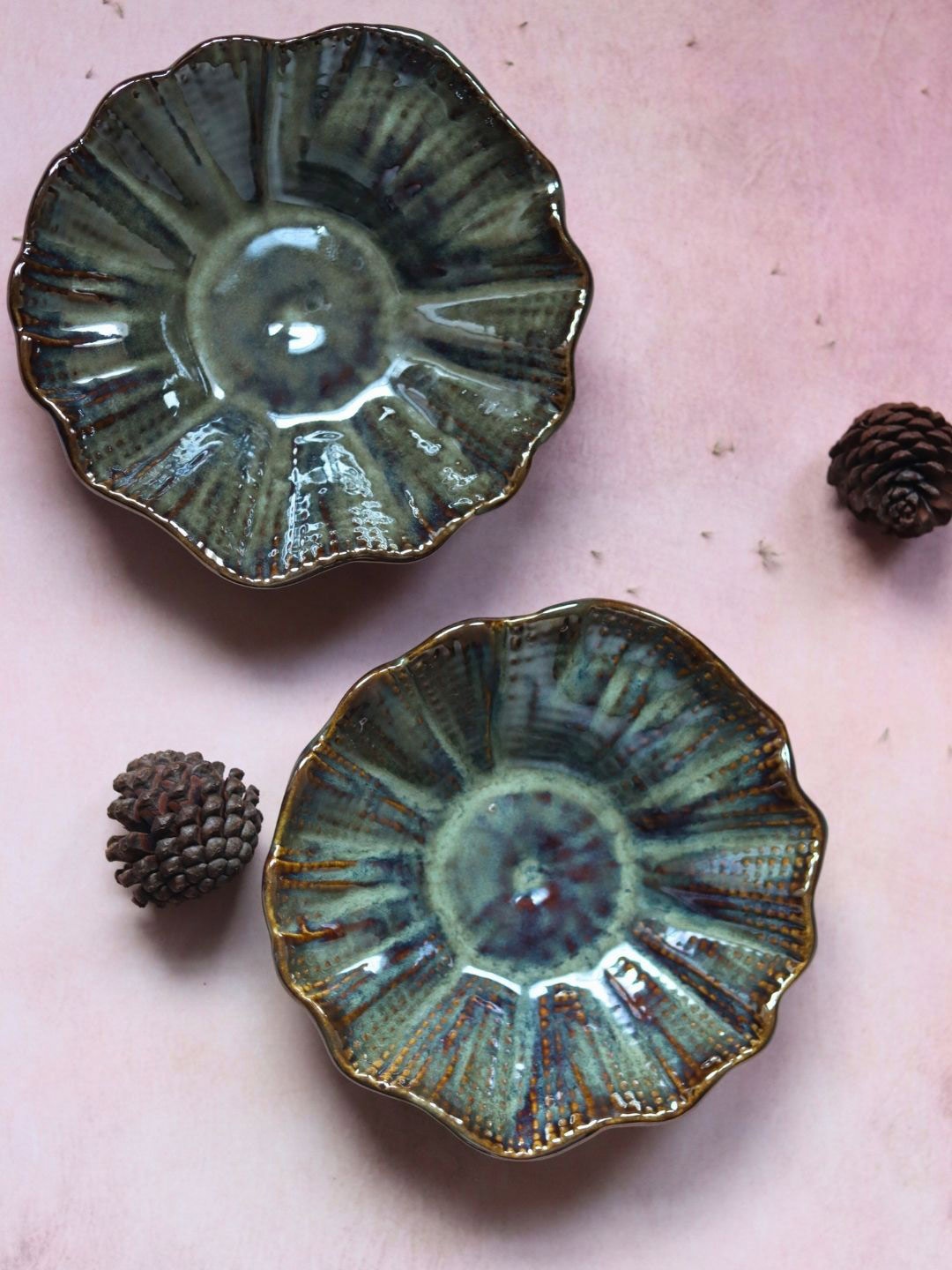 

WEAVING HOMES Olive Green & Brown 2 Pieces Textured Ceramic Serving Bowls