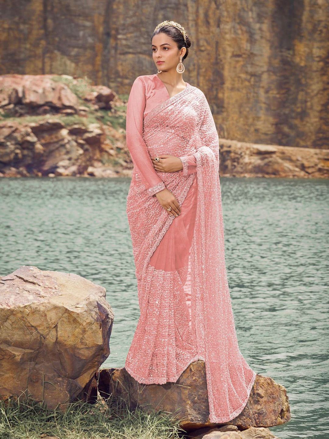 

ODETTE Embellished Sequinned Net Saree, Pink