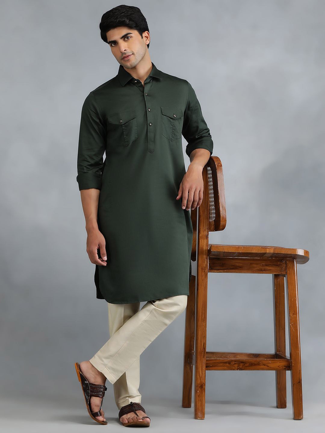 

THE KURTA COMPANY Shirt Collar Long Sleeves Pathani Kurta, Green