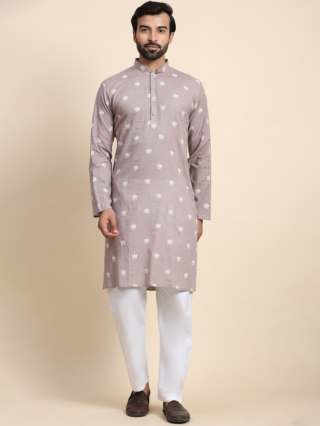 

Rawayi Ethnic Motifs Embroidered Mandarin Collar Pure Cotton Kurta, Lavender