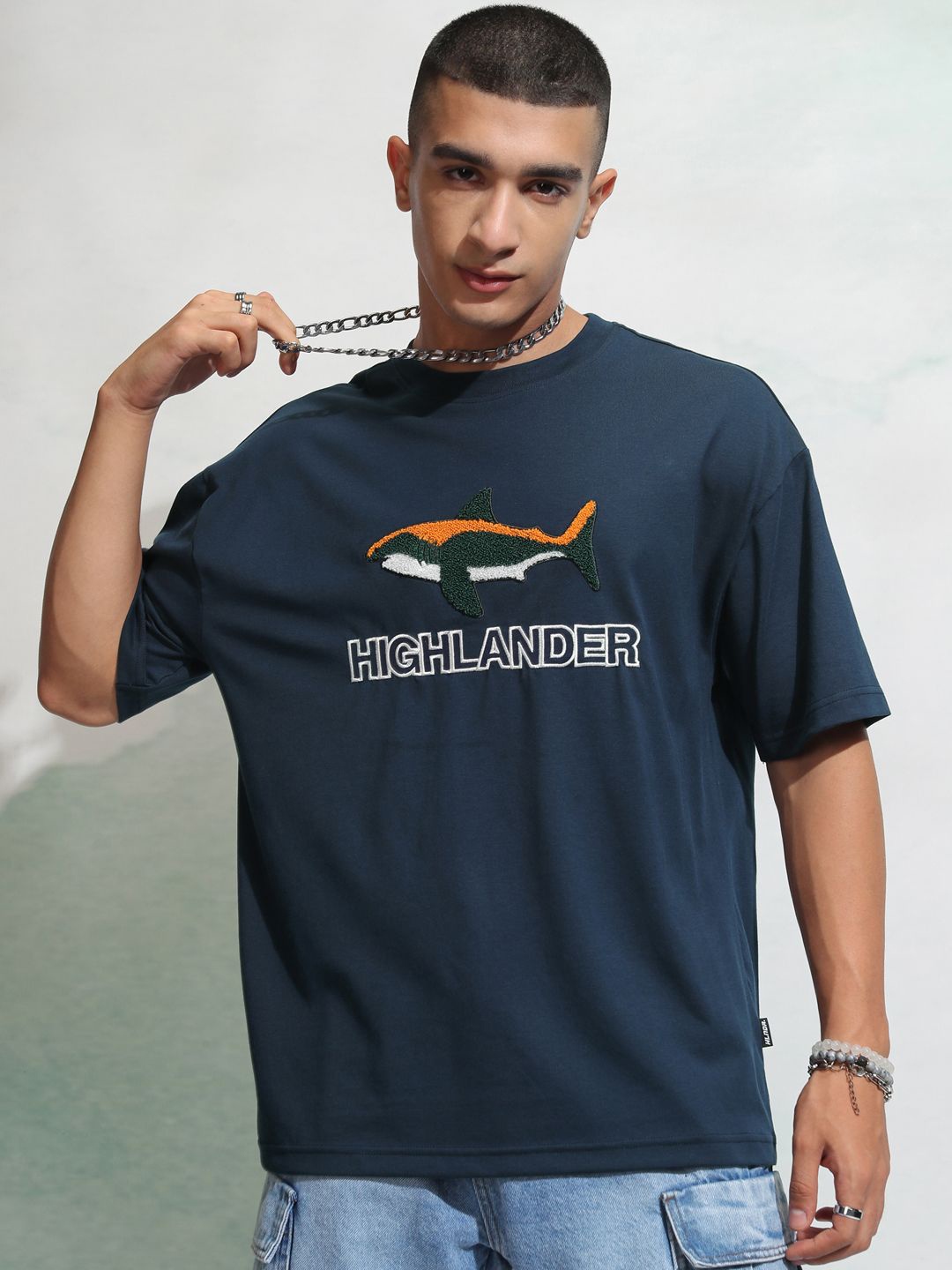 

HIGHLANDER Men Typography Printed Applique T-shirt, Navy blue