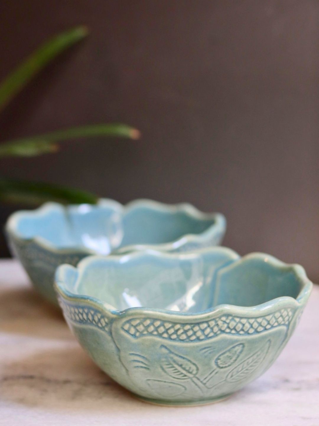 

WEAVING HOMES Blue Floral Textured Ceramic Serving Bowl