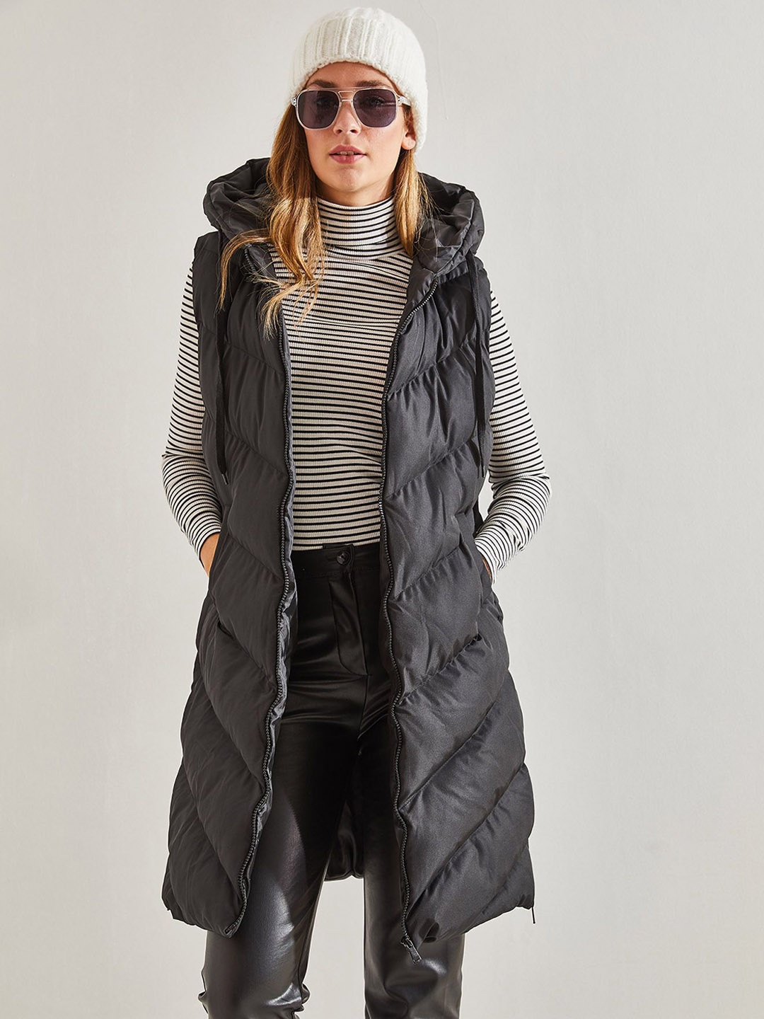 

BIANCO LUCCI Hooded Sleeveless Longline Puffer Jacket, Black
