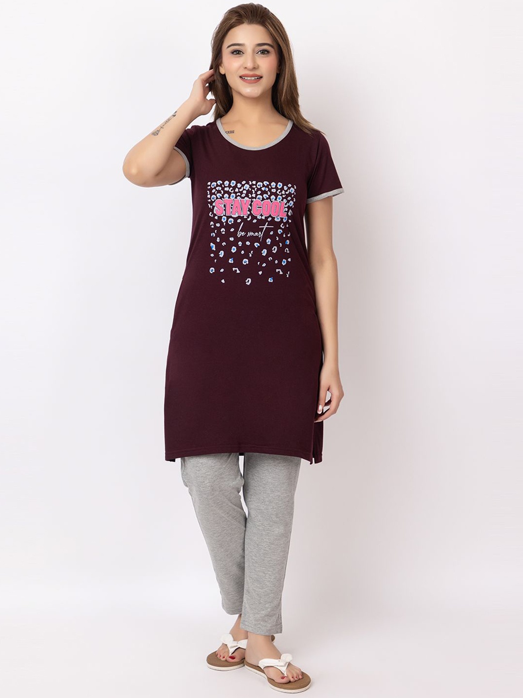 

GEE 5 Women Typography Printed Night suit, Maroon